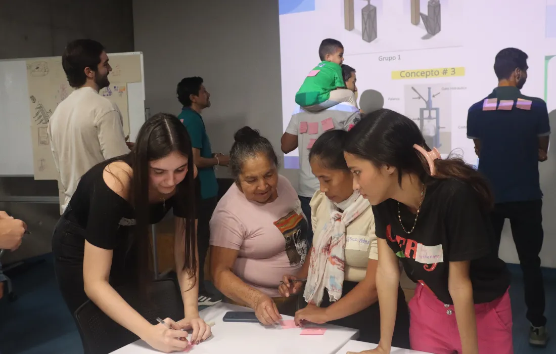 Estudiantes y mujeres lideresas se unen para tejer un futuro sostenible Estudiantes y mujeres lideresas se unen para tejer un futuro sostenible