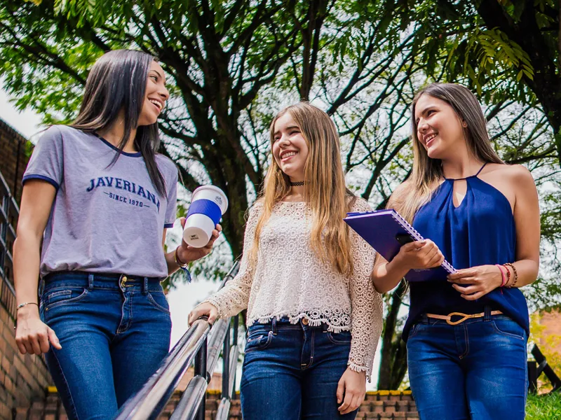 estudiantes de economía Javeriana Cali