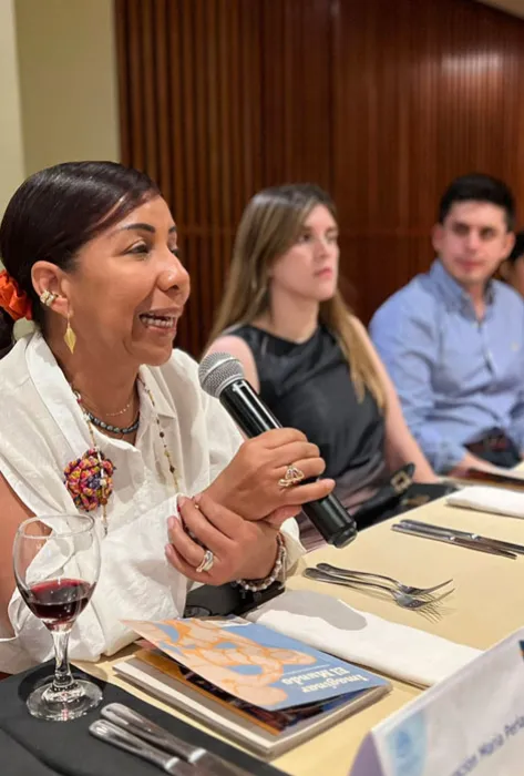 Un momento inolvidable lleno de esperanza y propósito, se vivió el pasado martes 26 de noviembre durante el Encuentro de Gratitud 2024, un espacio dedicado a reconocer y agradecer a los donantes que, con su generosidad están transformando el rumbo de vidas, comunidades y territorios a través de la educación de Calidad de la Universidad Javeriana Cali. 